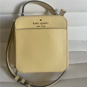 Kate Spade Daisy Vanity Crossbody Bag in color Butter